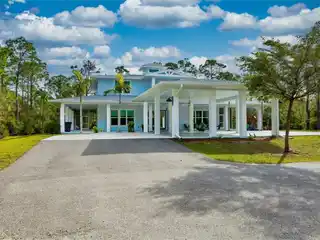 Luxury Meets Functionality on Four Acres