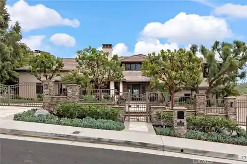 An Exceptional Lifestyle in Stoneridge Estates