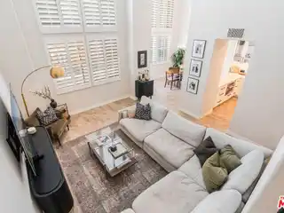 Beautifully Remodeled Top-Floor Penthouse