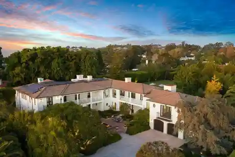 Exceptional Home Built to the Highest Standards