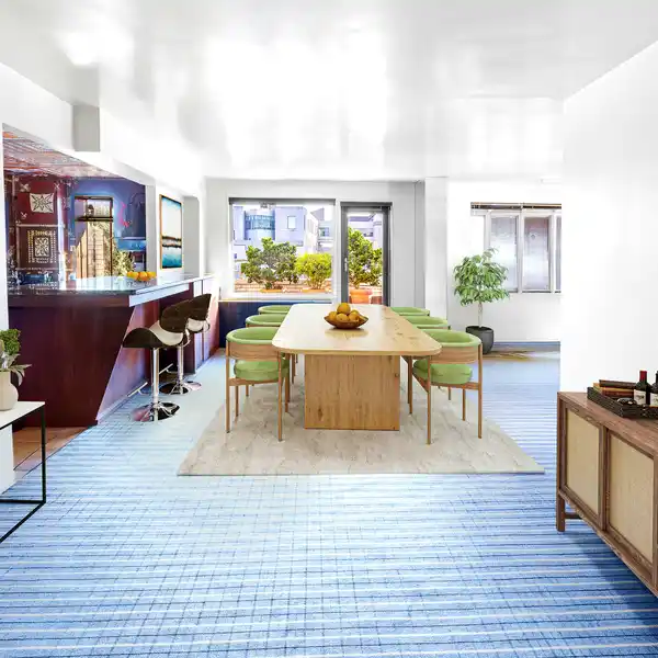 SPRAWLING HIGH-FLOOR TROPHY HOME