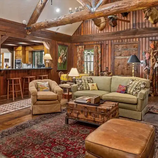 EAGLE MOUNTAIN LAKEFRONT RETREAT