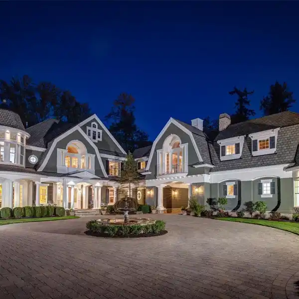 ELEGANT YET CASUAL HOME ON FIVE ACRES