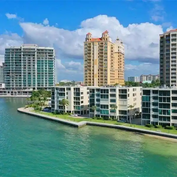 UNPARALLELED BAYFRONT LIVING
