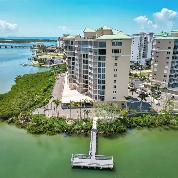 EXCEPTIONAL LUXURY WATERFRONT CONDO
