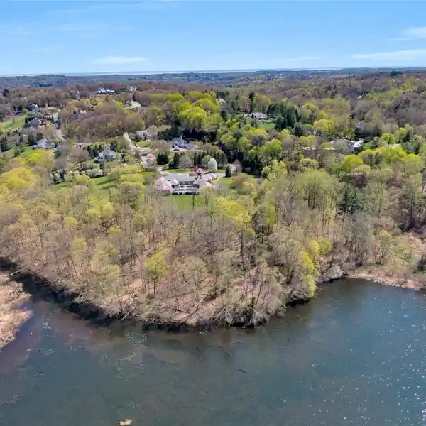 PRESTIGIOUS 8-ACRE ESTATE SITE