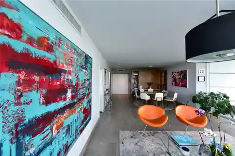 Unique Apartment at Bristol Towers