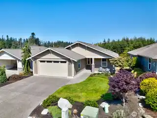 Peaceful Entertainer’s Dream with Waterfall Views