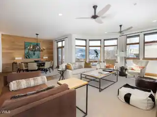 Private Townhome with Expansive Mountain Views