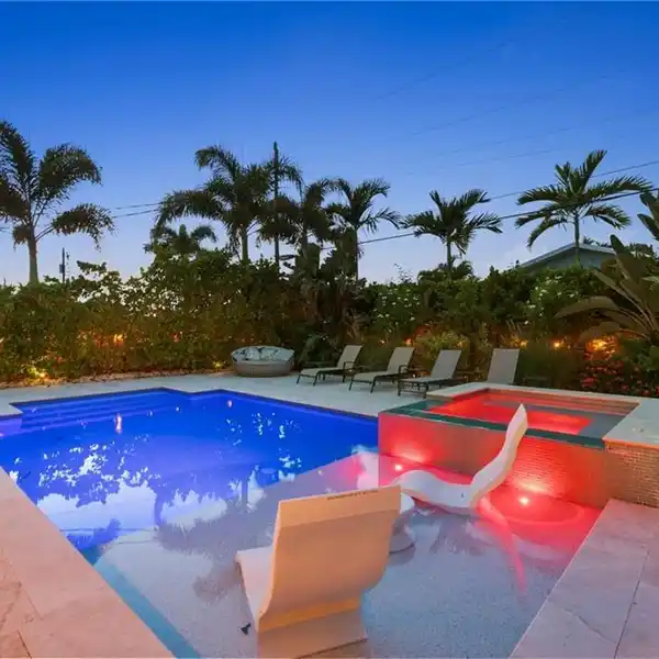 BEAUTIFULLY UPDATED HOME IN NAPLES PARK