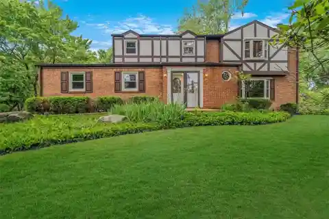 Reimagined Luxury Residence on 1.7 Scenic Acres