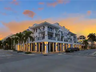 Great Opportunity in Olde Naples