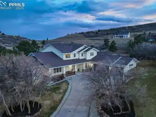 Updated Luxury Home on a Quiet Cul-de-sac