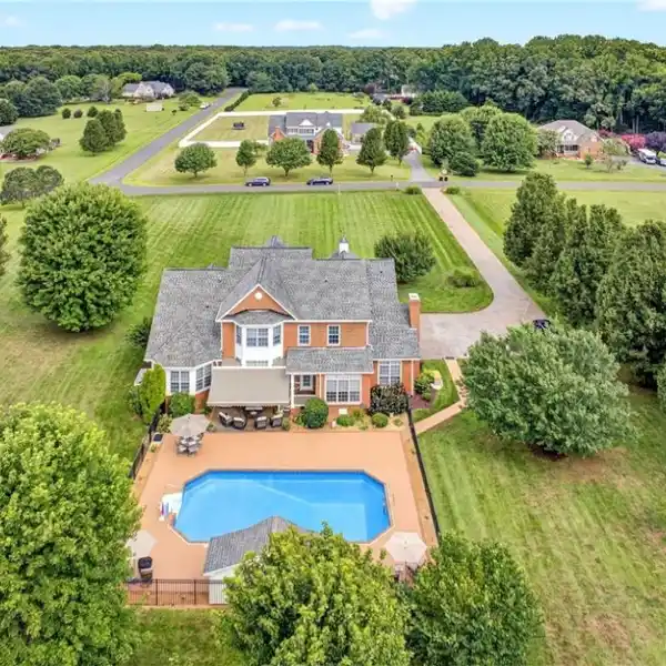 GRACIOUS CUSTOM BUILT QUARTER MILL COLONIAL