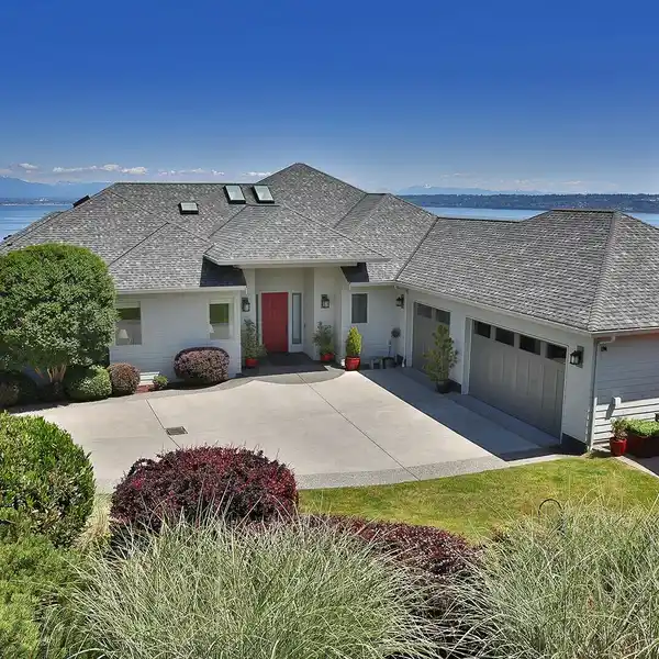 RARE FIND WITH SWEEPING PANORAMIC VISTAS