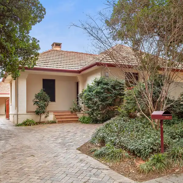 BEAUTIFULLY MAINTAINED HOME IN PREMIER LOCATION