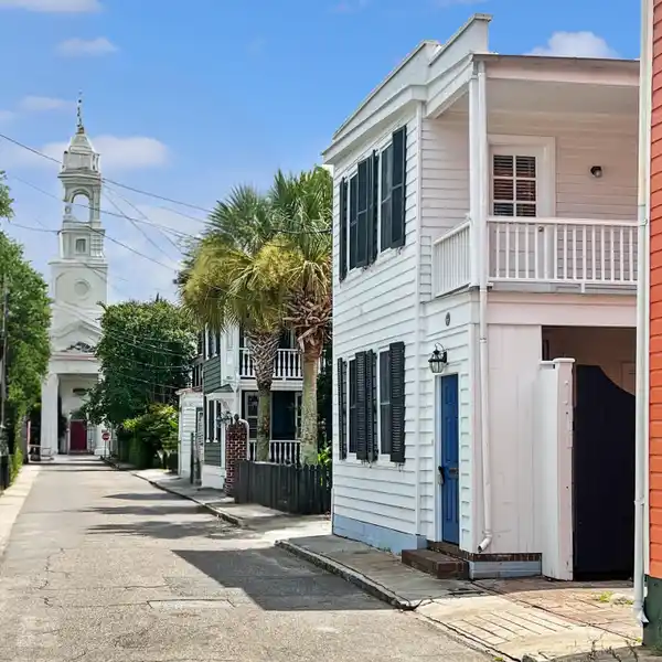 THOUGHTFULLY UPDATED EARLY 19TH CENTURY SINGLE HOUSE