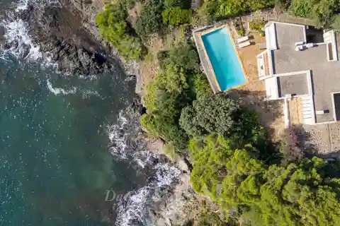 Huge Opportunity Overlooking the Sea