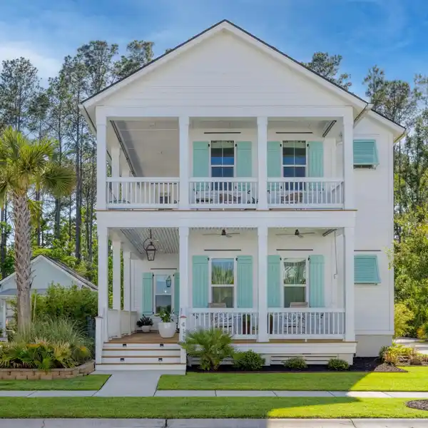 METICULOUSLY DESIGNED HOME IN MOUNT PLEASANT