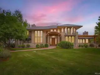 Exceptional Residence on a Quiet Cul-De-Sac