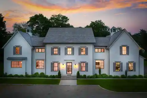 Modern Luxury with Exceptional Craftsmanship