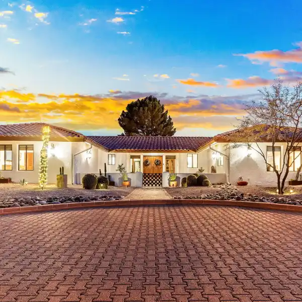 AN OASIS IN TUCSON COUNTRY CLUB