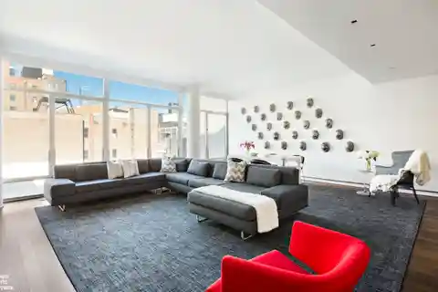 Understated Contemporary Living in West Chelsea