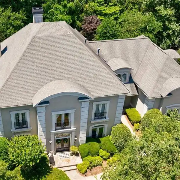 EXCEPTIONAL ESTATE HOME IN COUNTRY CLUB OF THE SOUTH