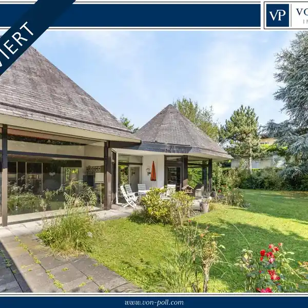EXCEPTIONAL BUNGALOW WITH EXPANSION POTENTIAL ON A DREAM PLOT