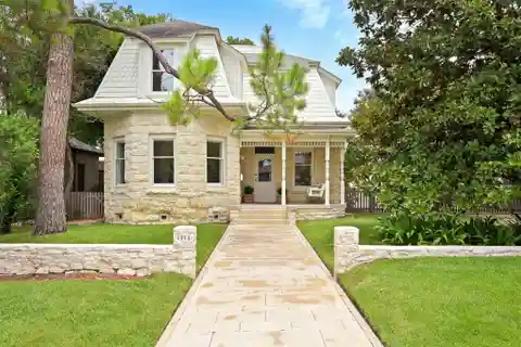 Reimagined 1915 Historic Residence