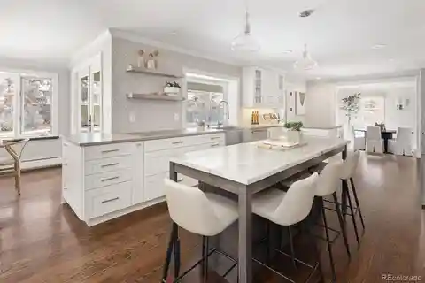 Meticulously Updated Residence in Observatory Park