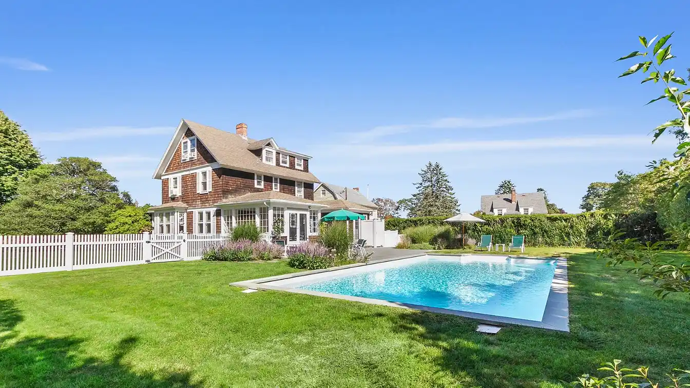 Six Bedroom Country Traditional Home for Rent