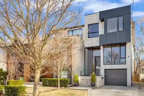 Exquisite Open-concept Living