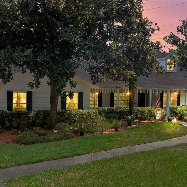 CHARMING MOVE-IN READY COLONIAL HOME