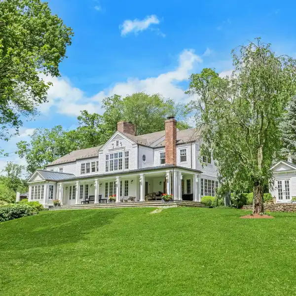 CHARMING BACK COUNTRY PROPERTY