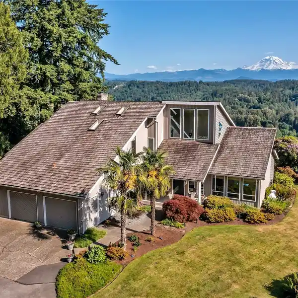SERENE LUXURY WITH UNPARALLELED MT. RAINIER VIEWS