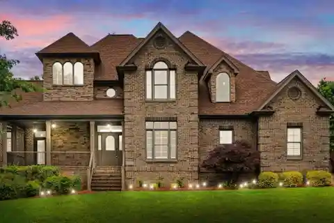 Elegance and Comfort in Arbor Run