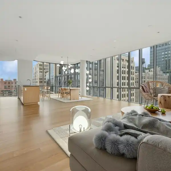 IMMACULATE RENTAL IN THE RENZO PIANO BUILDING
