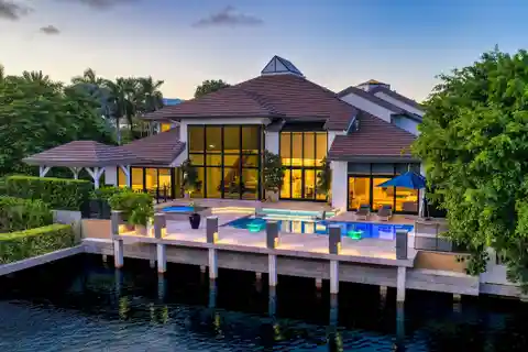 Dramatic Yachting Estate