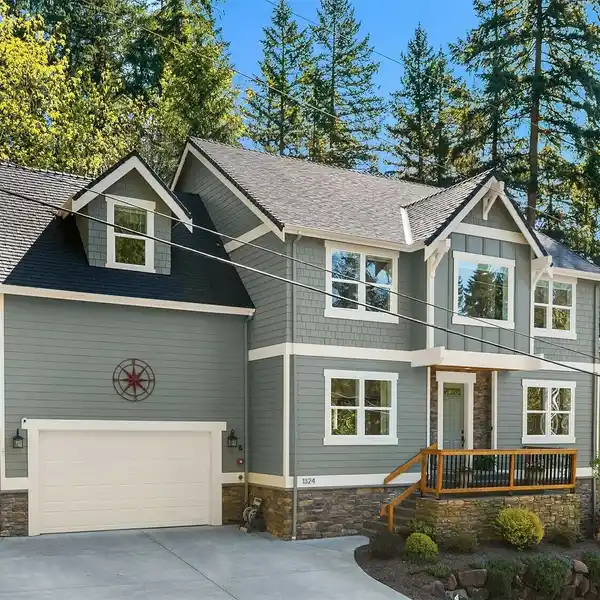 METICULOUSLY CARED FOR NORTHWEST CRAFTSMAN HOME