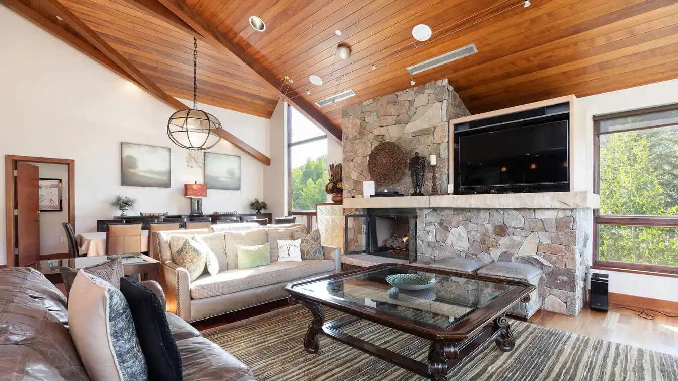 Luxury Westhaven Residence in the Cascade Village