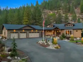 Exquisite Craftsman Style Rancher in Riverbluff Estates