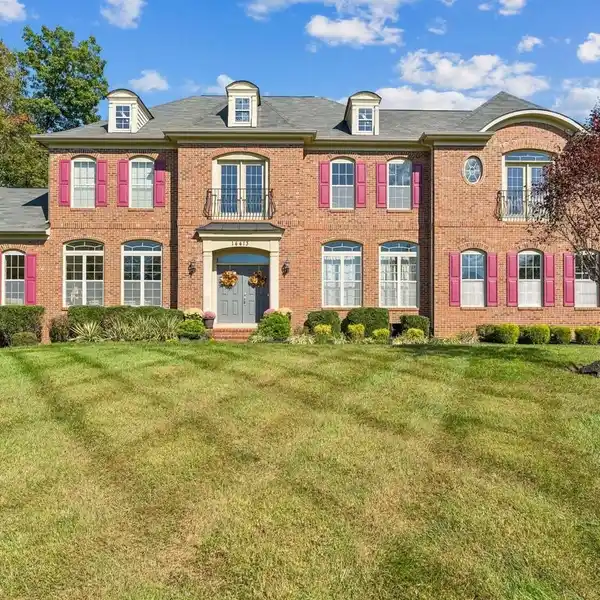 CRAFTMARK ESTATE WITH GRAND ENTERTAINING SPACES