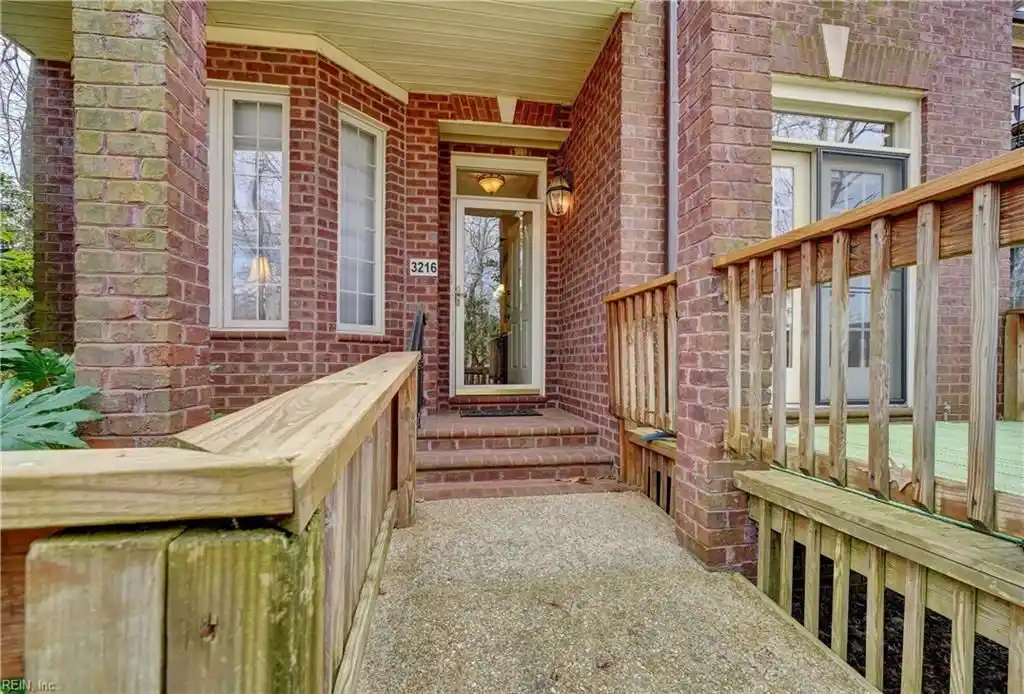 Stunning Three-bedroom Home