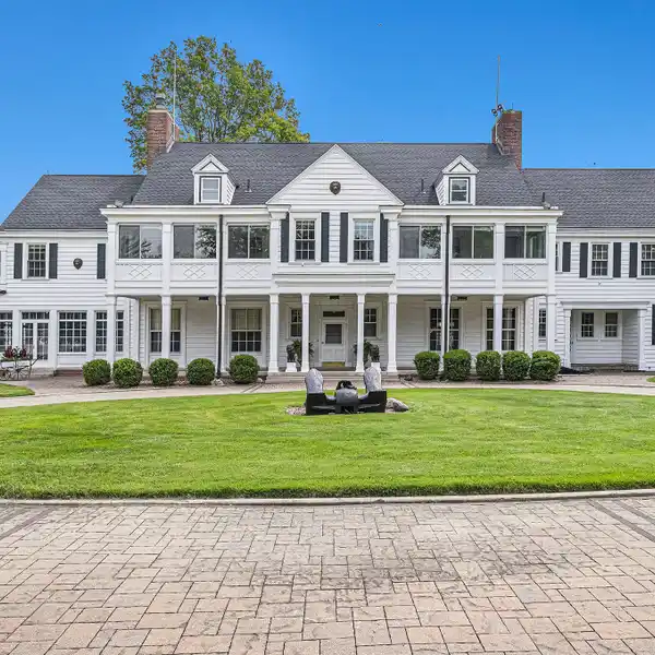 LANDMARK GROSSE ILE PROPERTY