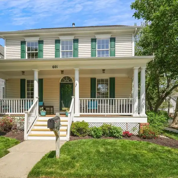 KING FARM COLONIAL WITH DESIGNER FLAIR