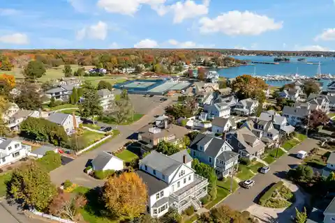 The Grande Dame of Pine Orchard