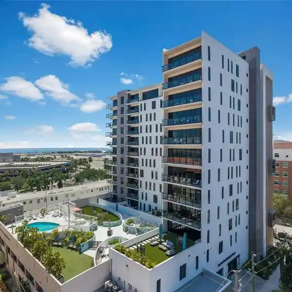 PANORAMIC VIEWS FROM THE SALVADOR