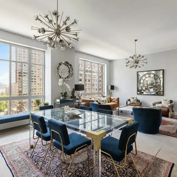 SPACIOUS CONDO WITH SOARING CEILINGS