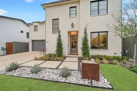 Contemporary Private Oasis